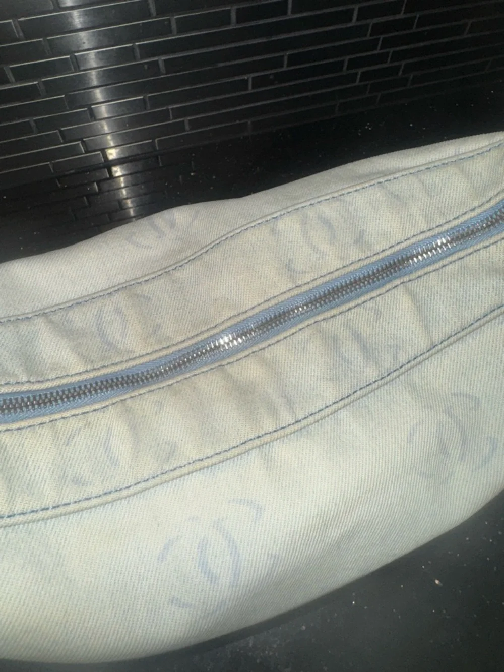 CHANEL Light Blue Denim Shoulder Bag - Picture 5 of 14